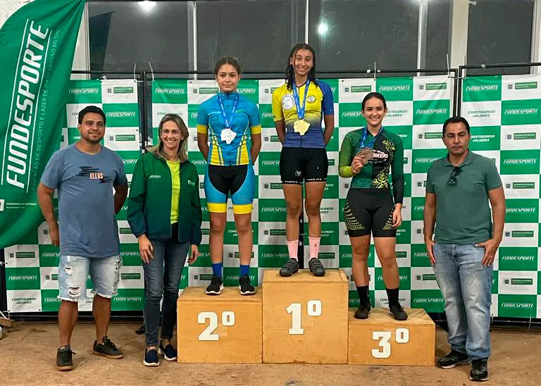 Imagem de compartilhamento para o artigo Atletas de Costa Rica brilham em competição de badminton e ciclismo da MS Todo dia